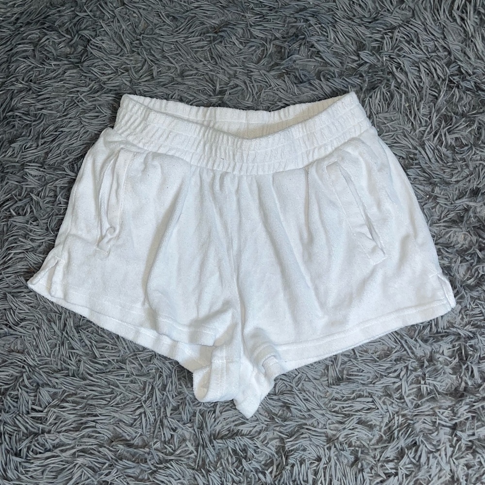White aerie shorts